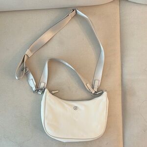 Lululemon Athletica Cream Crossbody Bag with Adjustable Strap